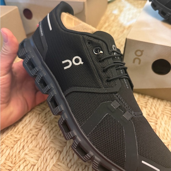 ON CLOUD CLOUD 6 sz 10.5 mens new in box online for $160 plus tax EVERYWHERE!!! - Picture 2 of 5